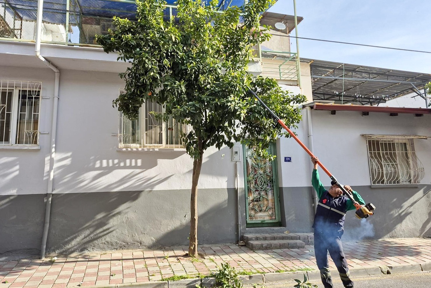 Efeler Belediyesi’nden tarihi mahallelerde çevre düzenlemesi
