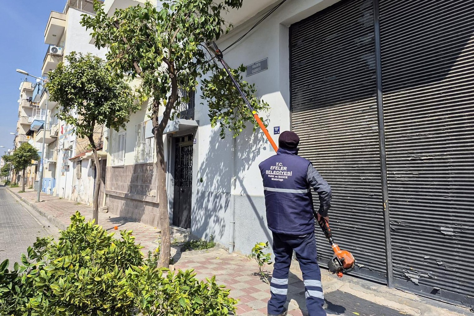 Efeler Belediyesi’nden tarihi mahallelerde çevre düzenlemesi
