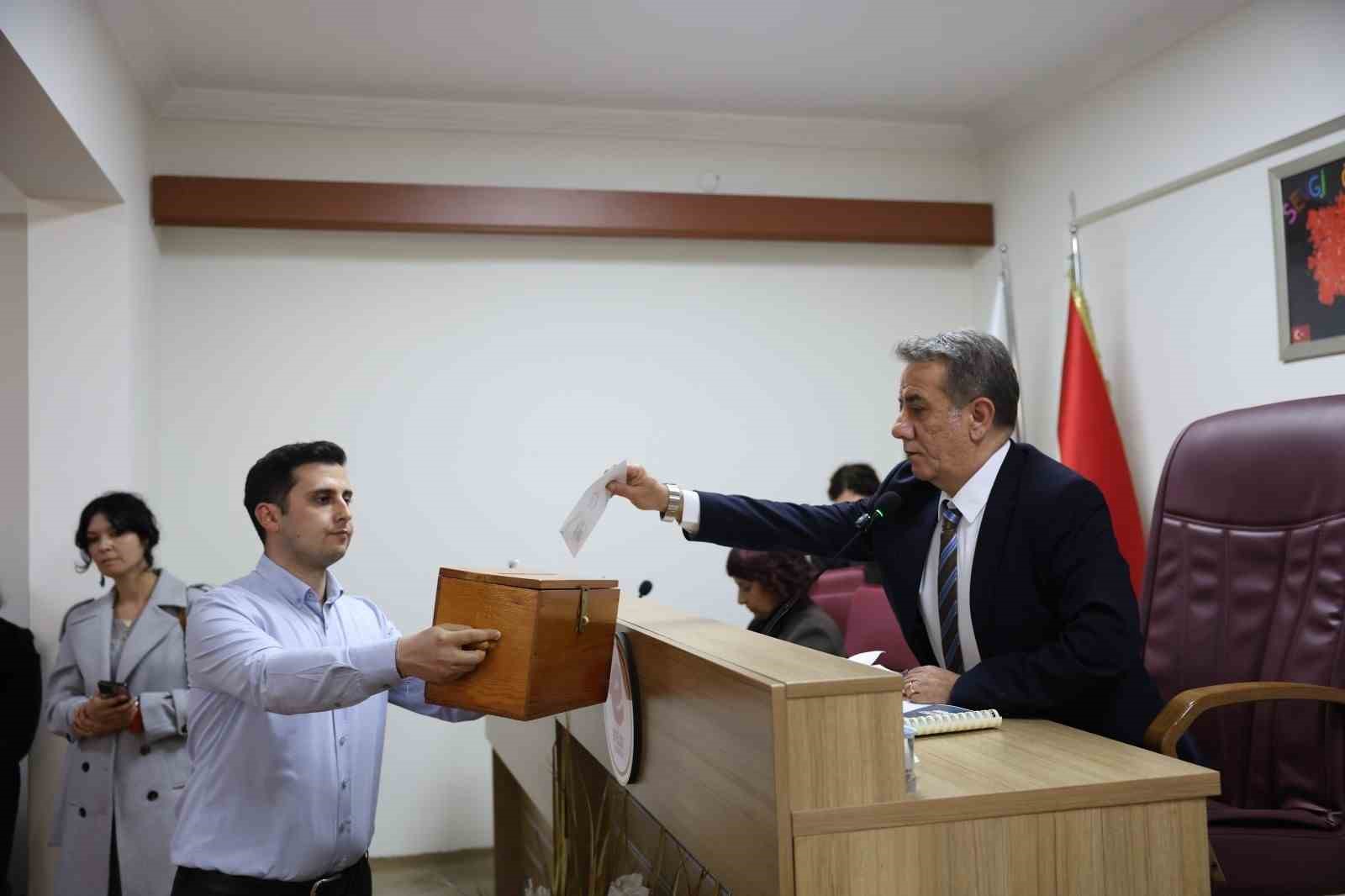 Efeler Belediyesi’nin 2025 yılı faaliyet raporu oy birliği ile onaylandı
