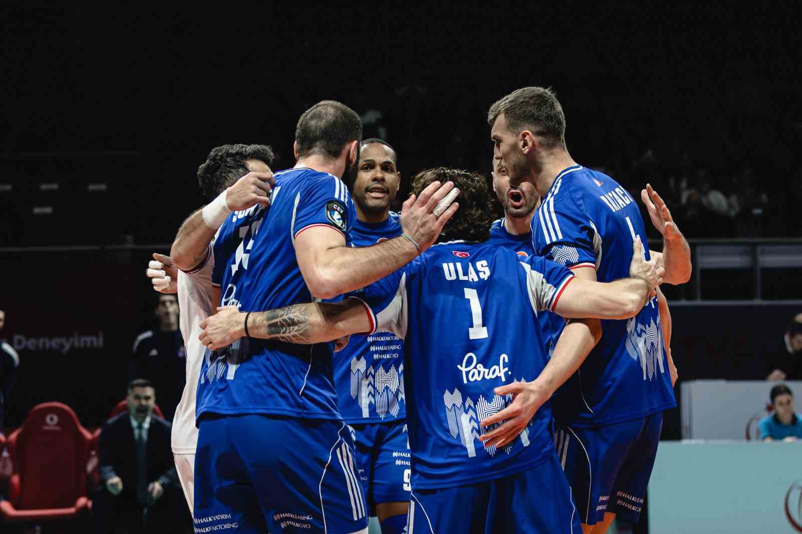 Efeler Ligi: Galatasaray: 3 - Halkbank: 0
