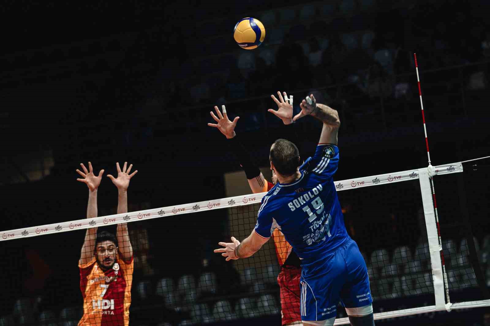 Efeler Ligi: Galatasaray: 3 - Halkbank: 0
