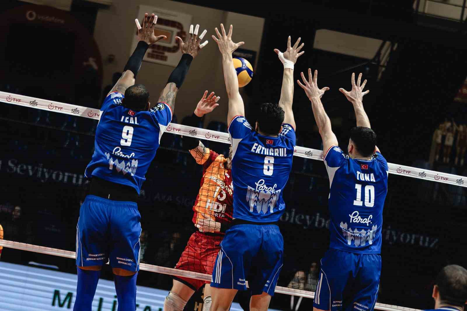 Efeler Ligi: Galatasaray: 3 - Halkbank: 0
