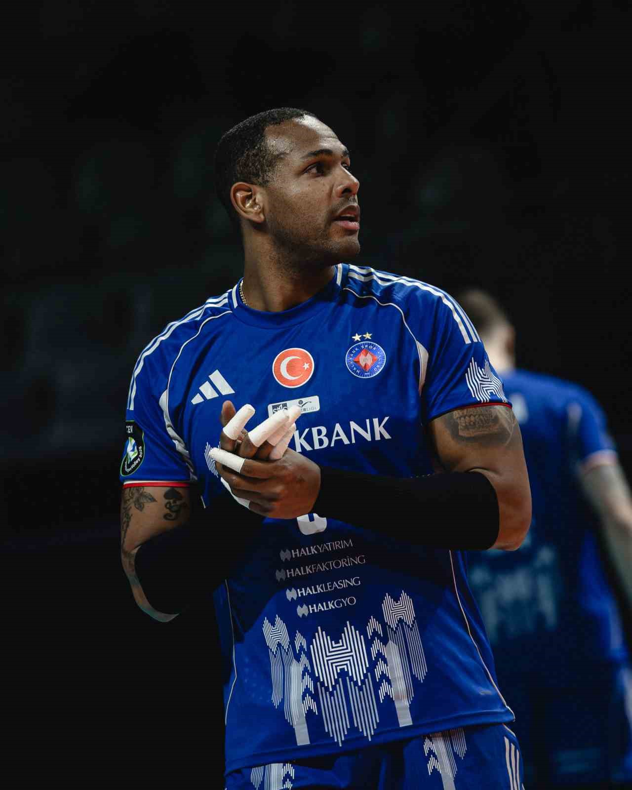 Efeler Ligi: Galatasaray: 3 - Halkbank: 0
