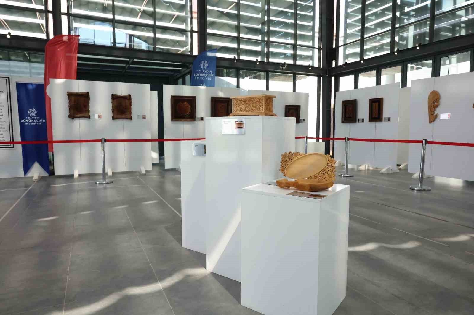 Efeler ve Didim’deki sergiler kapılarını açtı
