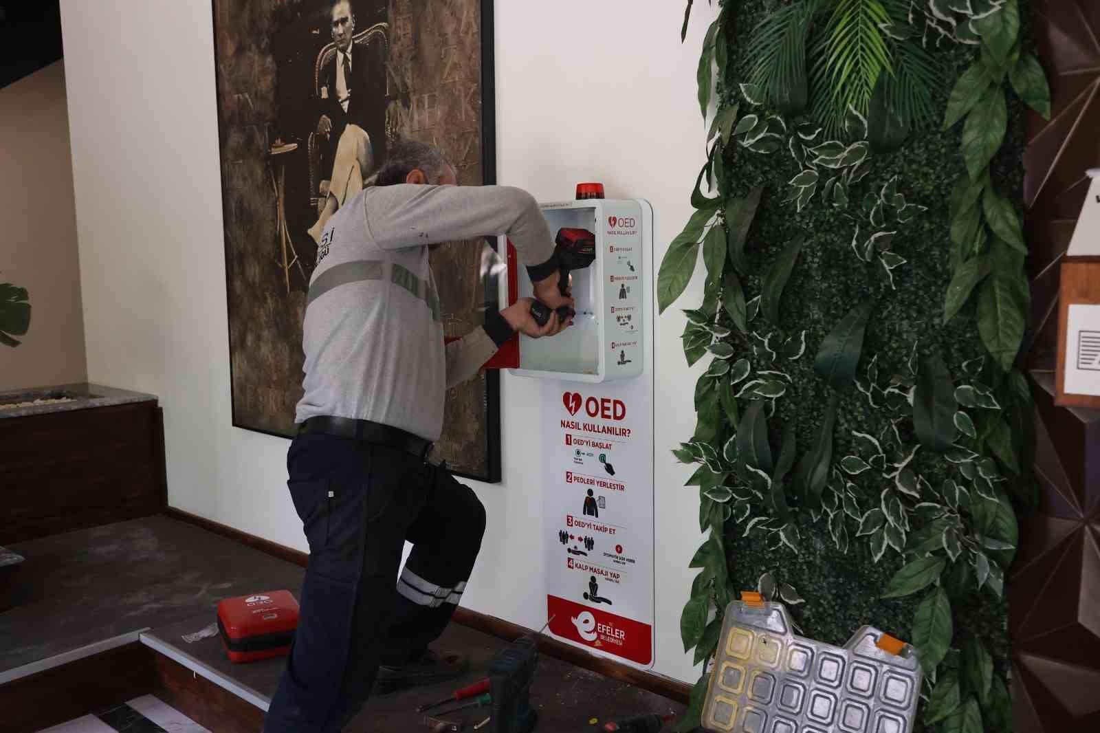 Efeler’de acil müdahale için OED cihazları devreye giriyor
