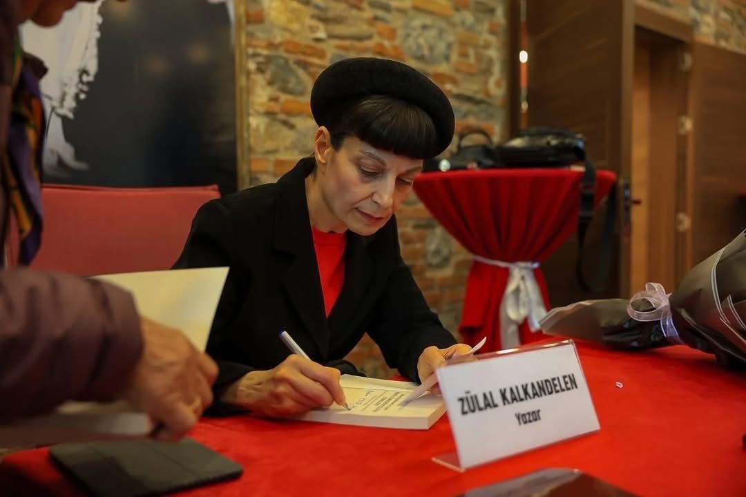 Efeler’de ’Dönüm Noktasında Cumhuriyet’ konuşuldu
