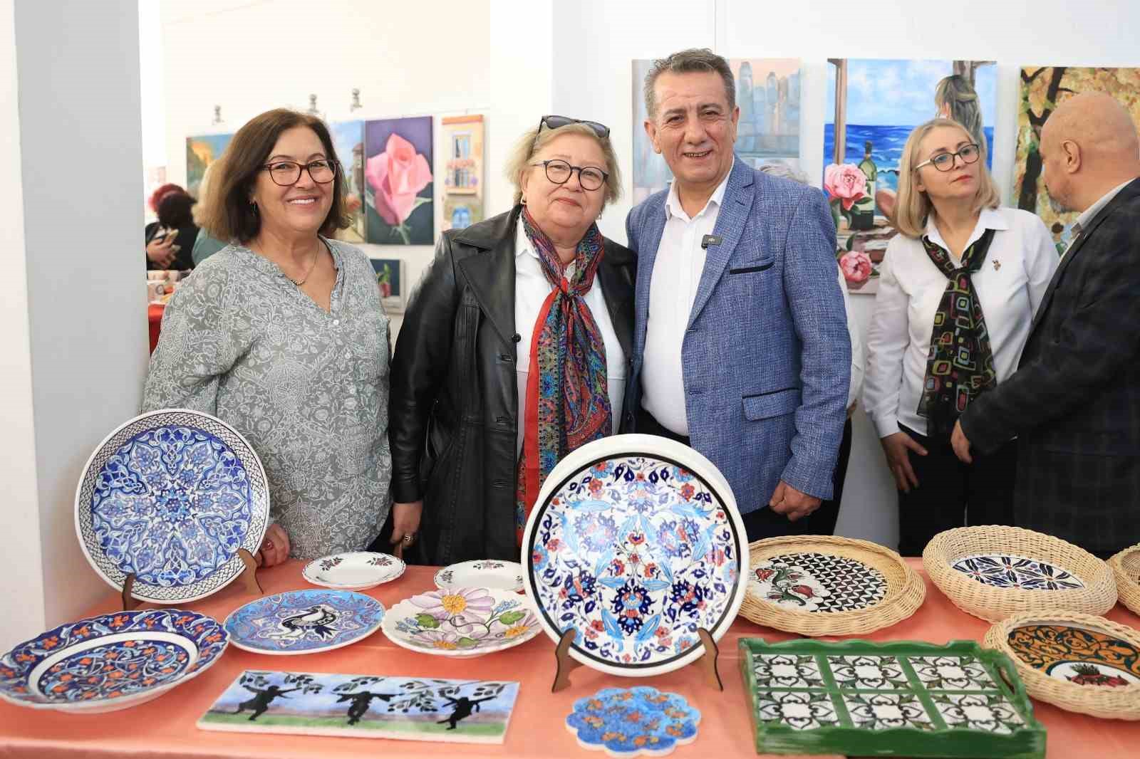 Efeler’de el emeği göz nuru eserler görücüye çıktı
