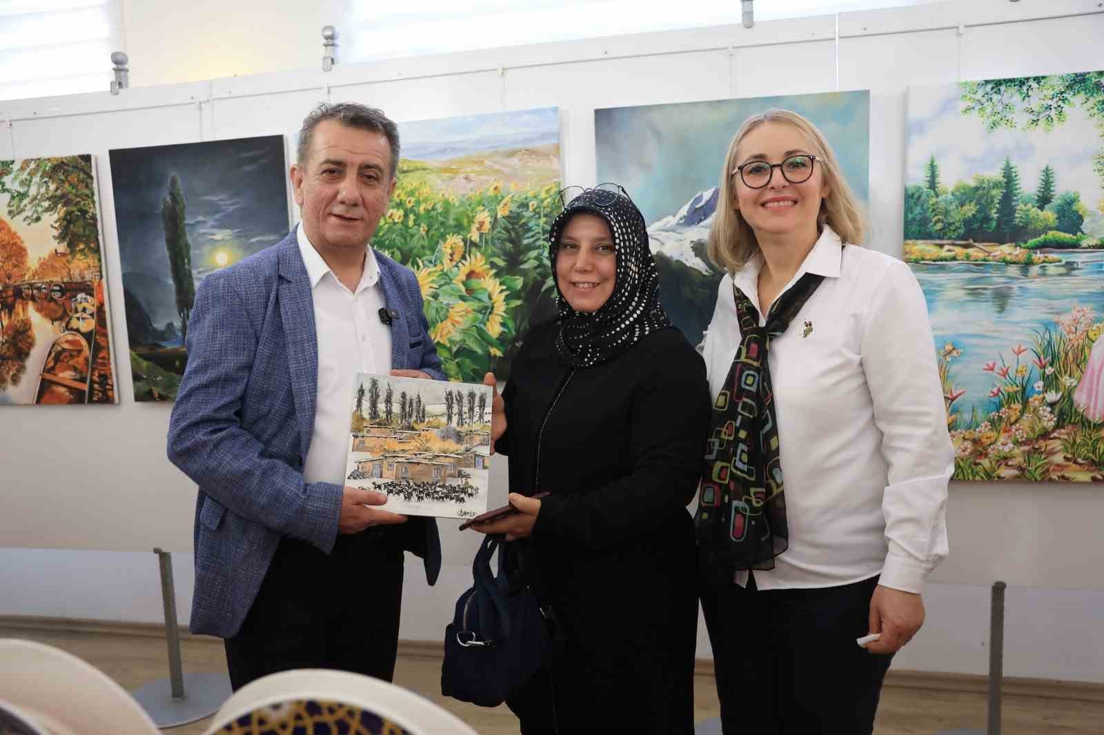 Efeler’de el emeği göz nuru eserler görücüye çıktı
