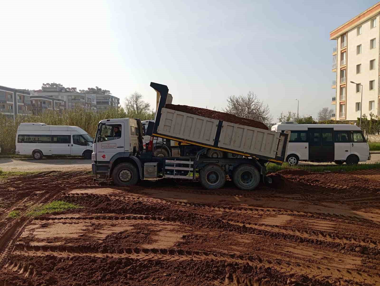 Efeler’de Fenerbahçeliler Parkı için ilk kazma vuruldu
