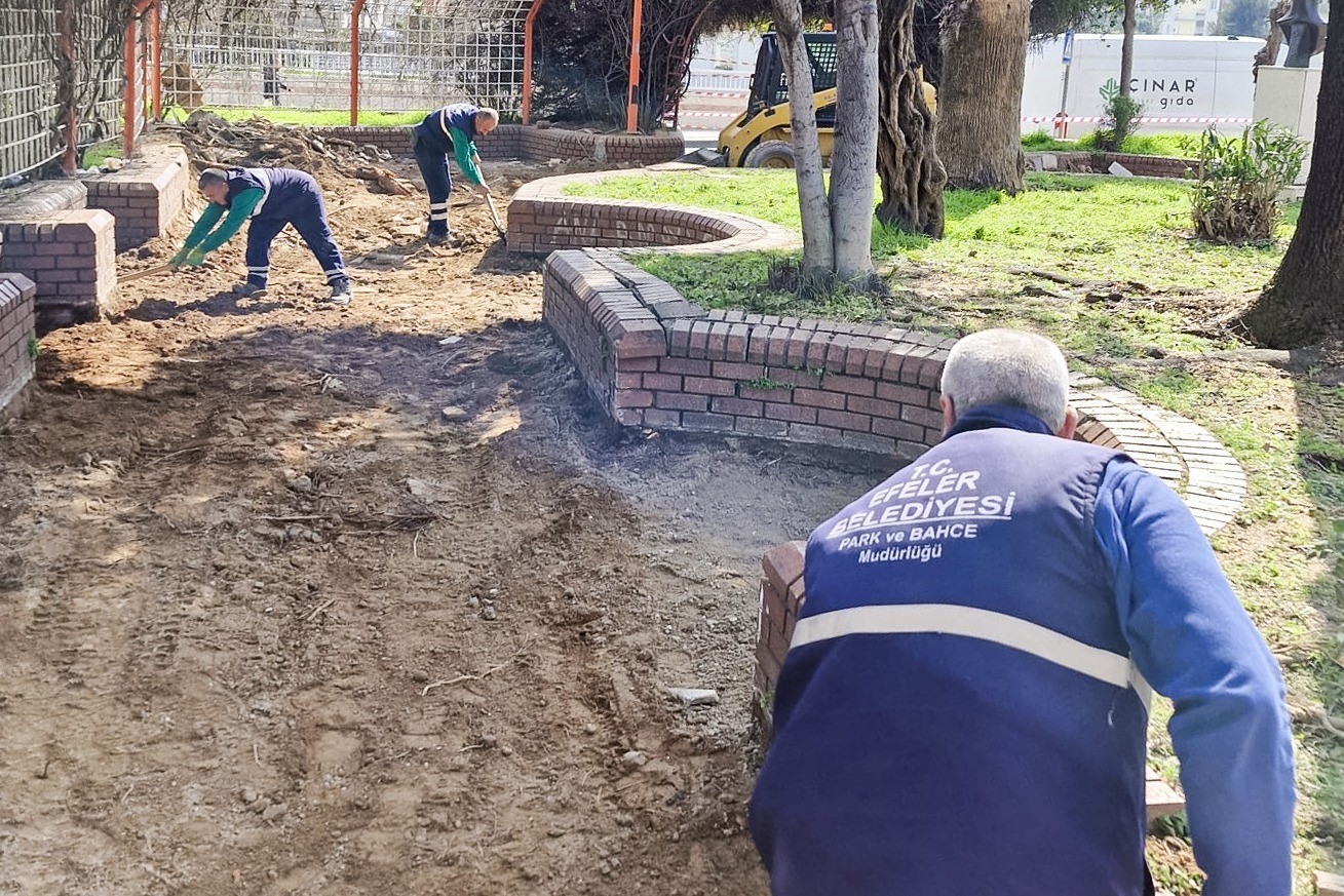 Efeler’de Gül Esin Parkı yeni yüzüyle hizmete açıldı

