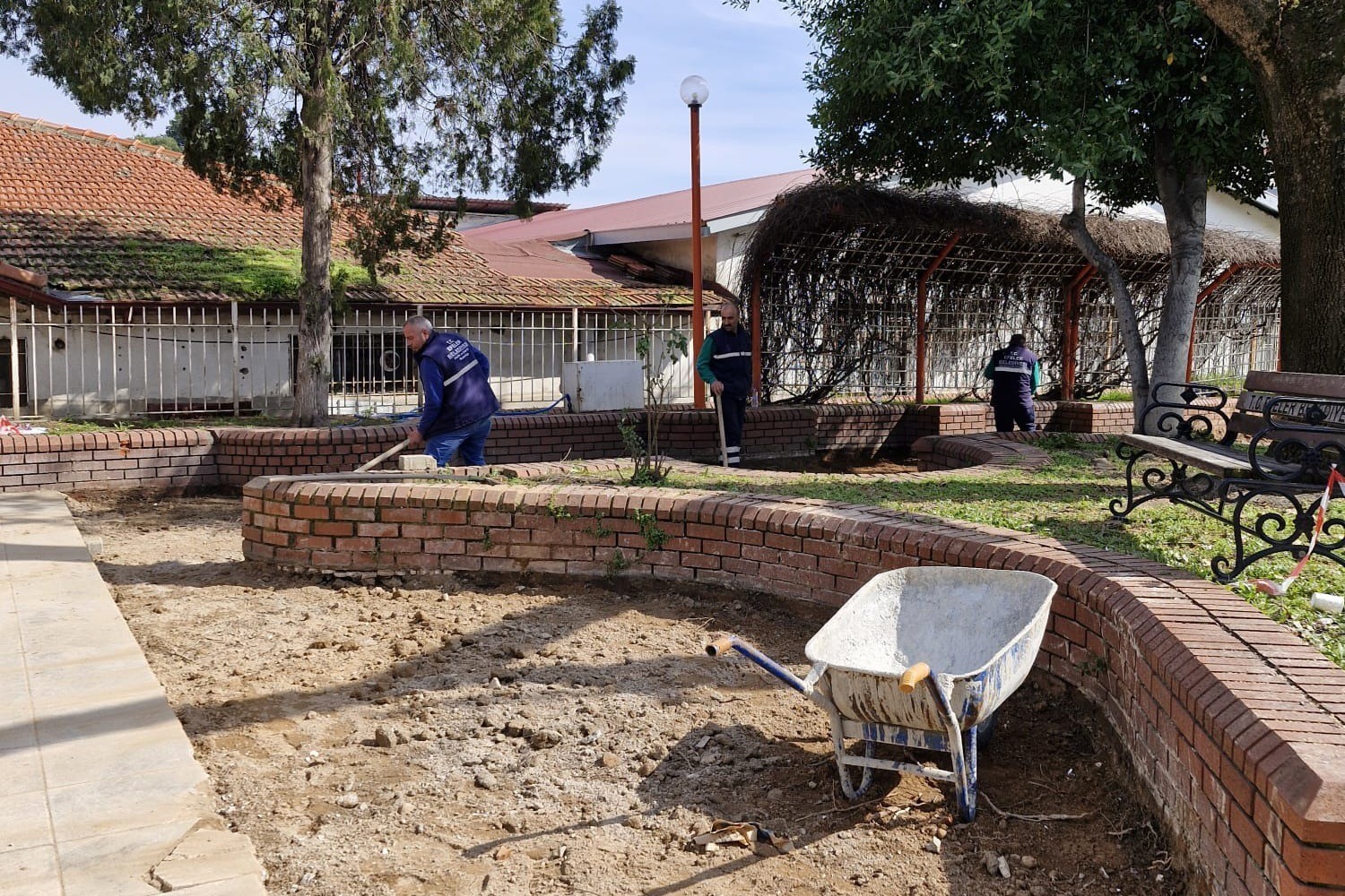 Efeler’de Gül Esin Parkı yeni yüzüyle hizmete açıldı
