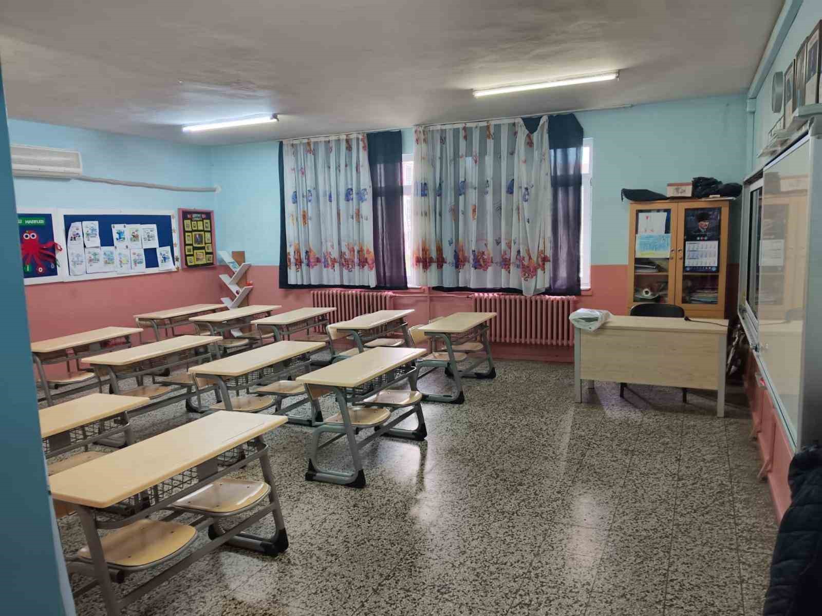 Efeler’de ikinci dönem "Bayrak Sevgisi" dersiyle başlayacak
Efeler’de ikinci dönem "Bayrak Sevgisi" dersiyle başlayacak