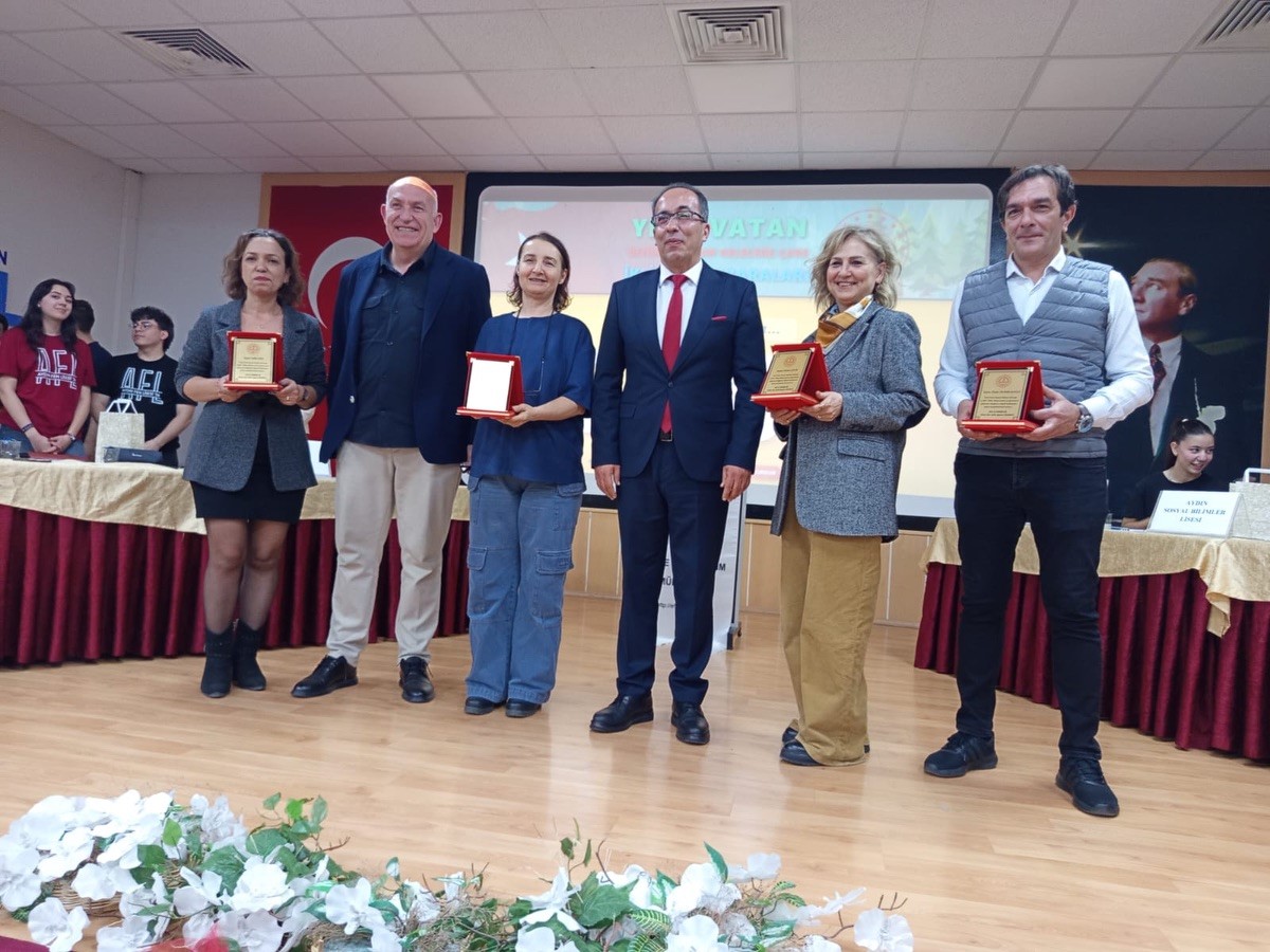 Efeler’de ’İklim Krizi ile Mücadele’ münazarası tamamlandı
