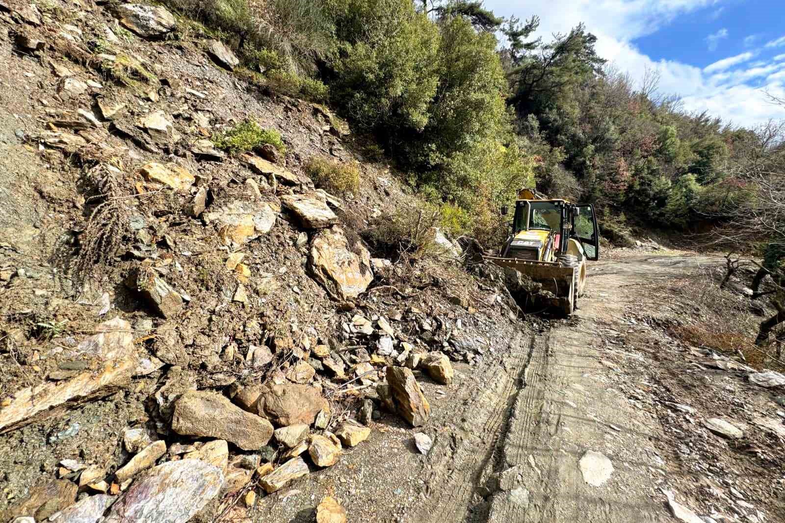 Efeler’de kapanan yollar açılıyor
