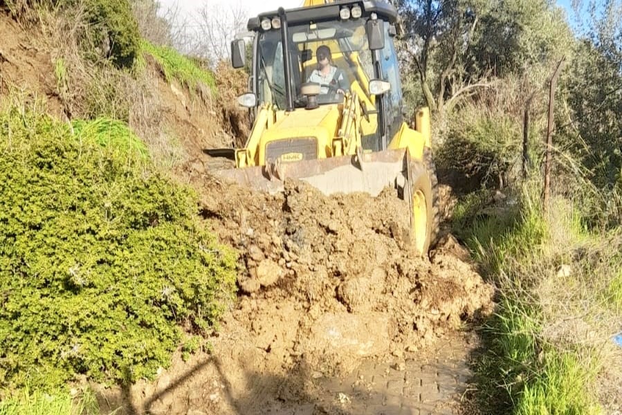 Efeler’de kapanan yollar açılıyor
