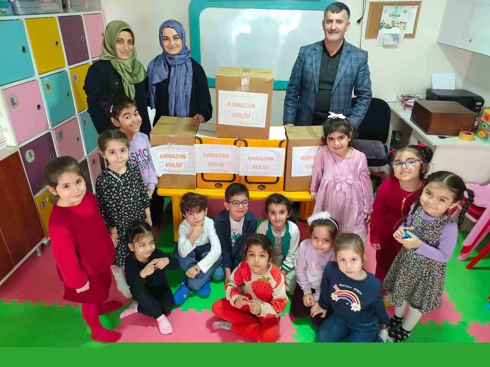 Efeler’de minikler Sakal-ı Şerif’i ziyaret etti
