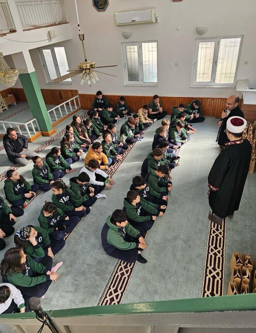 Efeler’de öğrencilere Ramazan ve oruç bilinci anlatıldı
