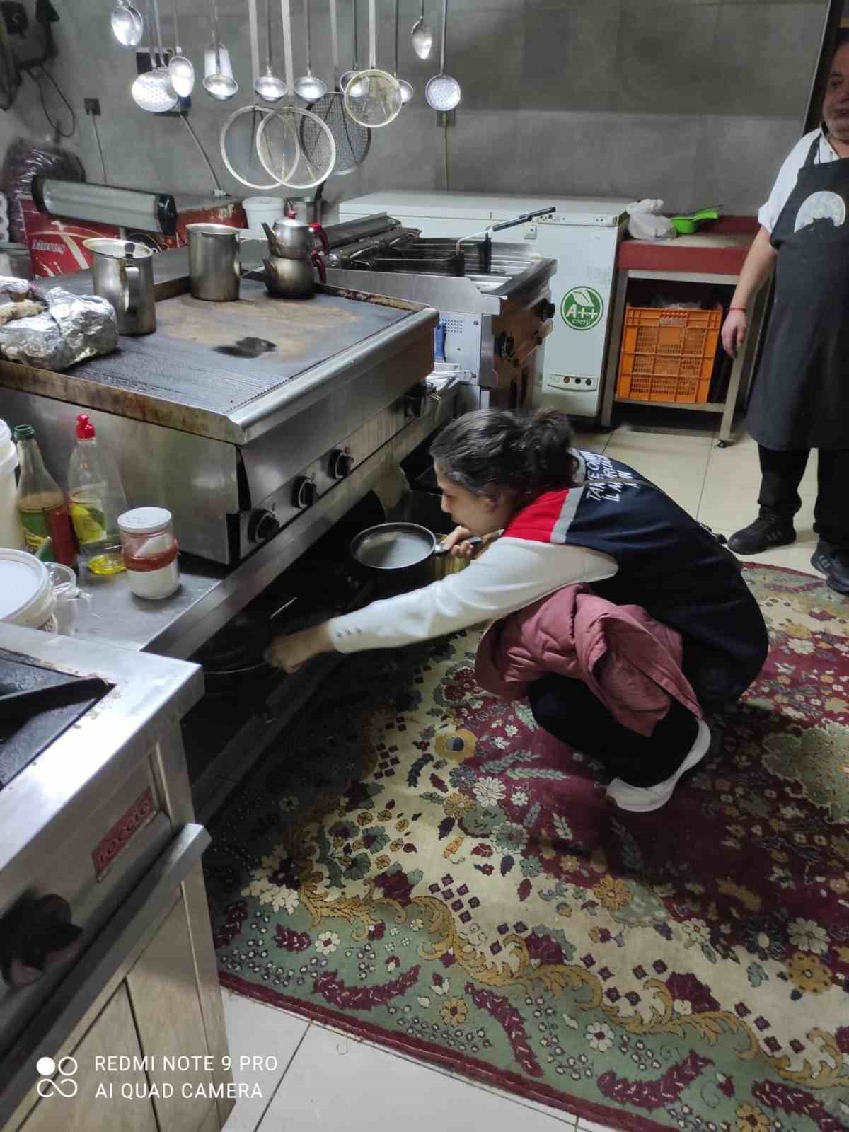 Efeler’de ’Ramazan’ denetimleri sürüyor
