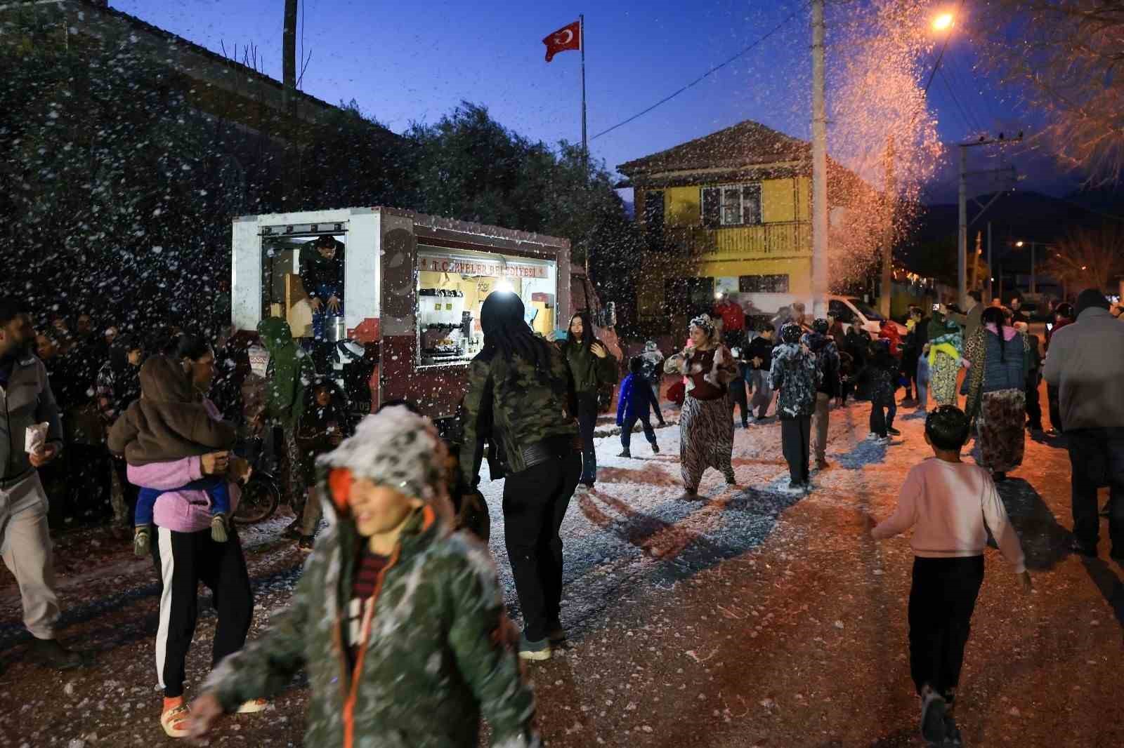 Efeler’in iftar programlarında çocuklar unutulmadı

