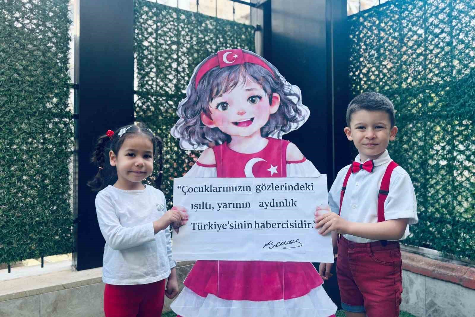 Efeler’in minikleri 23 Nisan’ı kutladı
