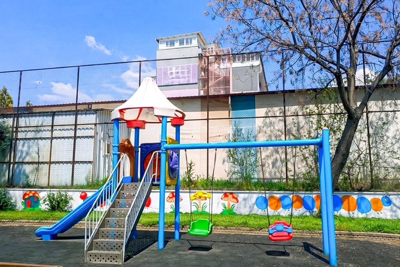 Efeler’in parkları renkleniyor
