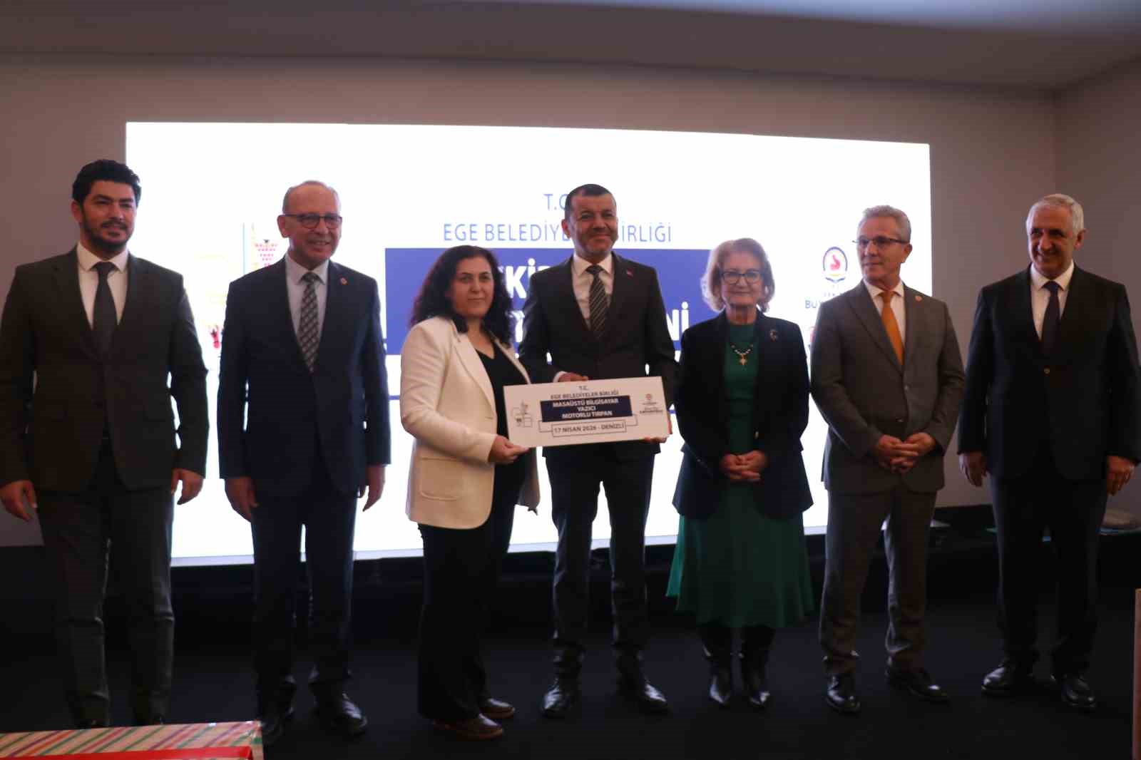 Ege Belediyeler Birliğinde Başkan Çavuşoğlu güven tazeledi
