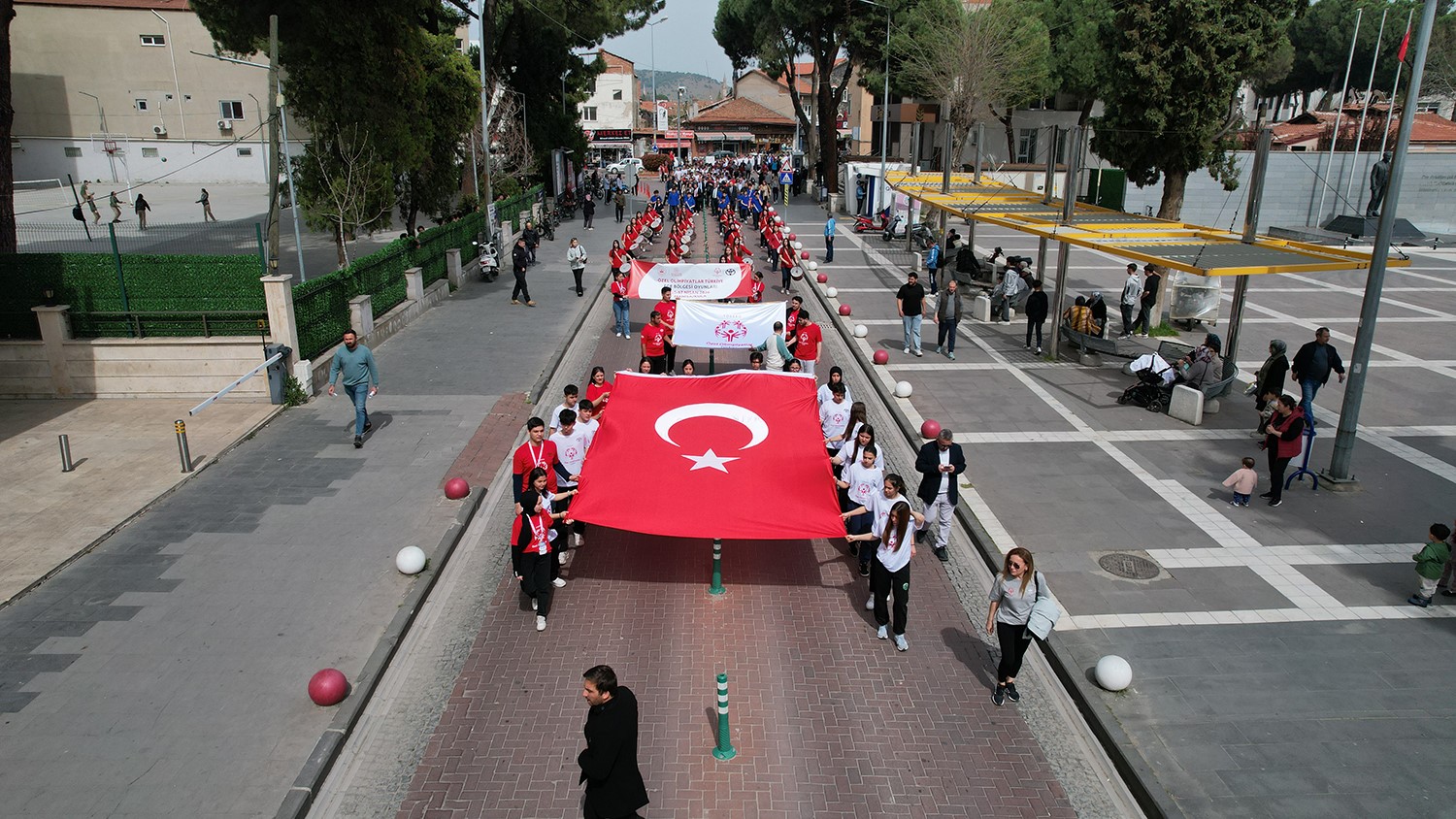 Ege Bölge Oyunları Kula’da coşkuyla başladı
Ege Bölge Oyunları Kula’da coşkuyla başladı