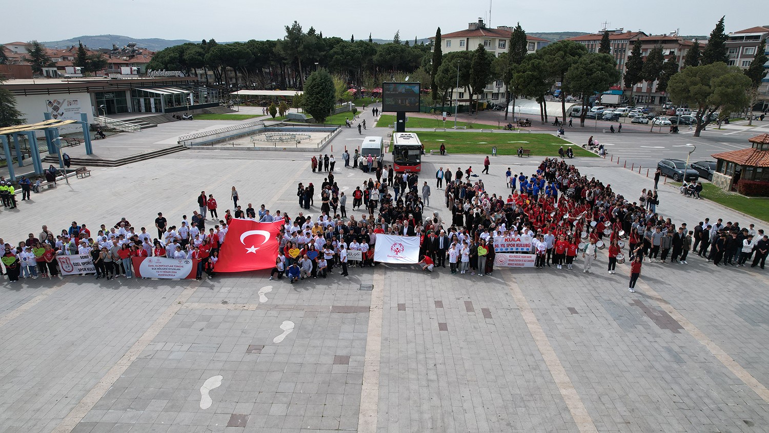 Ege Bölge Oyunları Kula’da coşkuyla başladı
Ege Bölge Oyunları Kula’da coşkuyla başladı