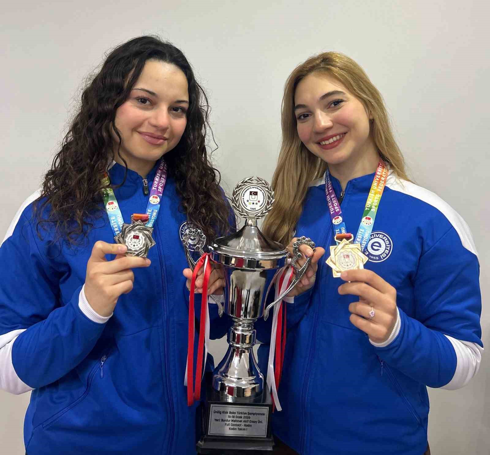 Ege Üniversitesi kick boksta zirvede
