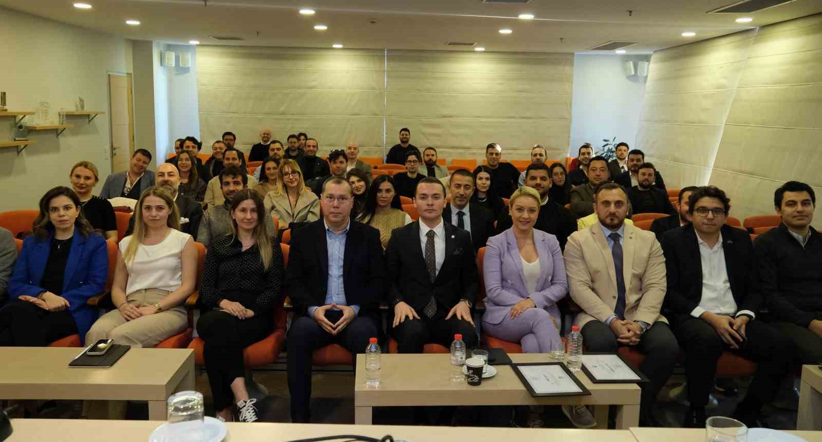 EGİAD’da, 2060 makro görünüm masaya yatırıldı
EGİAD’da, 2060 makro görünüm masaya yatırıldı