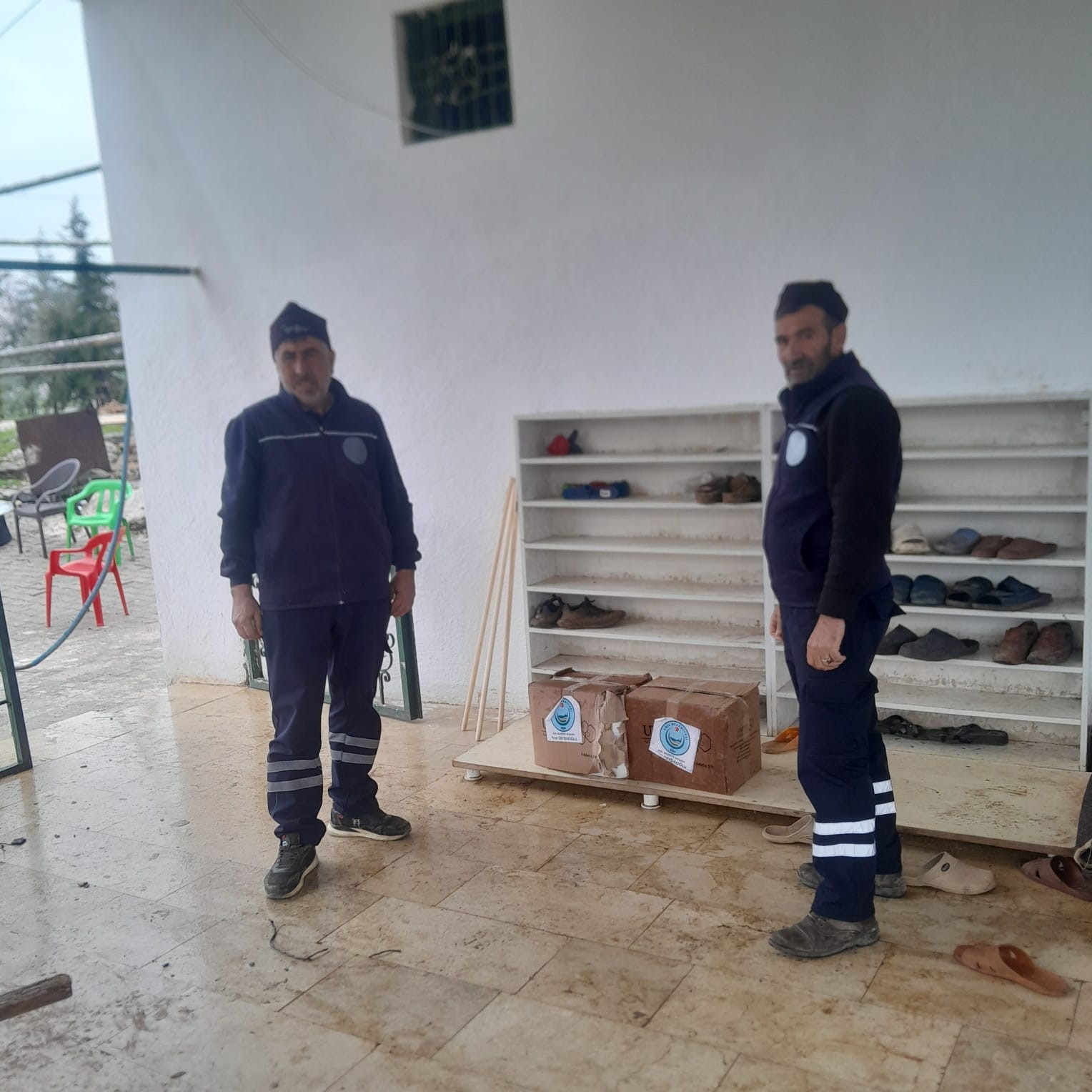 Eğil Belediyesi tarafından cami ve taziye evlerine temizlik malzemesi desteği
