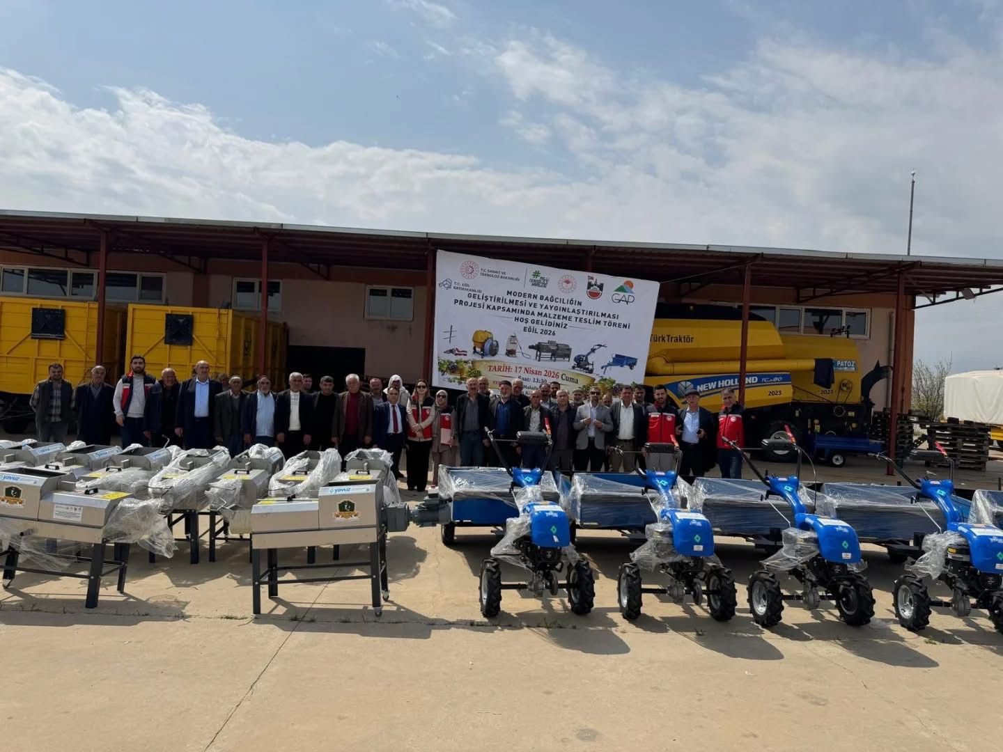 Eğil’de üreticiye makine ve ekipman desteği
