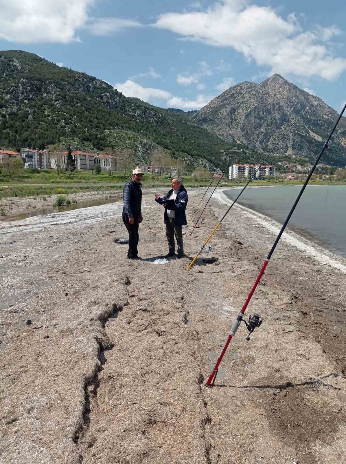 Eğirdir Gölü’nde amatör balıkçılık alanları yeniden düzenlendi
