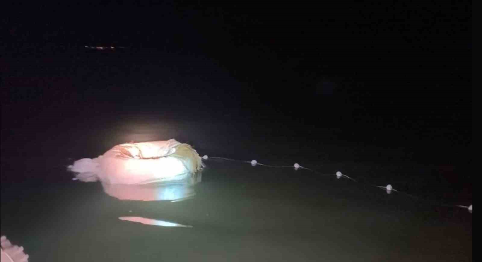 Eğirdir ve Kovada göllerinde kaçak avcılara yönelik denetimlerde 800 metre ağ ele geçirildi
