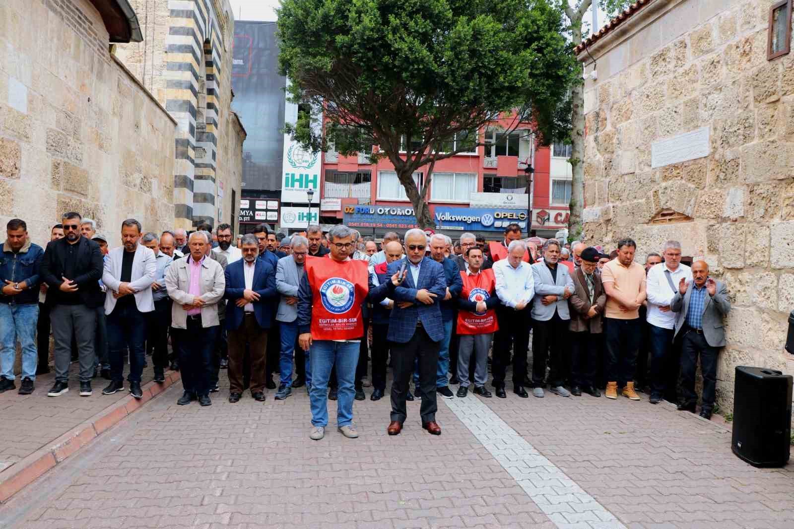 Eğitim-Bir-Sen Adana Şube Başkanı Sarıgeçili’den "Dijital terör" vurgusu
