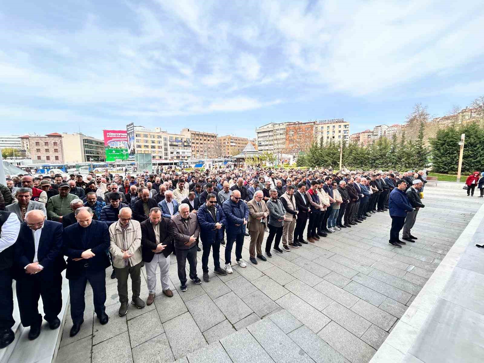 Eğitim Bir-Sen’den okul saldırılarında hayatını kaybedenler için gıyabi cenaze namazı
