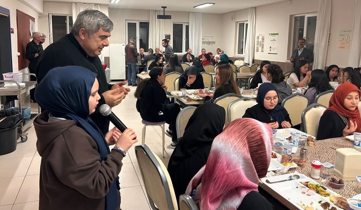 Eğitim camiası iftar sofrasında bir araya geldi
