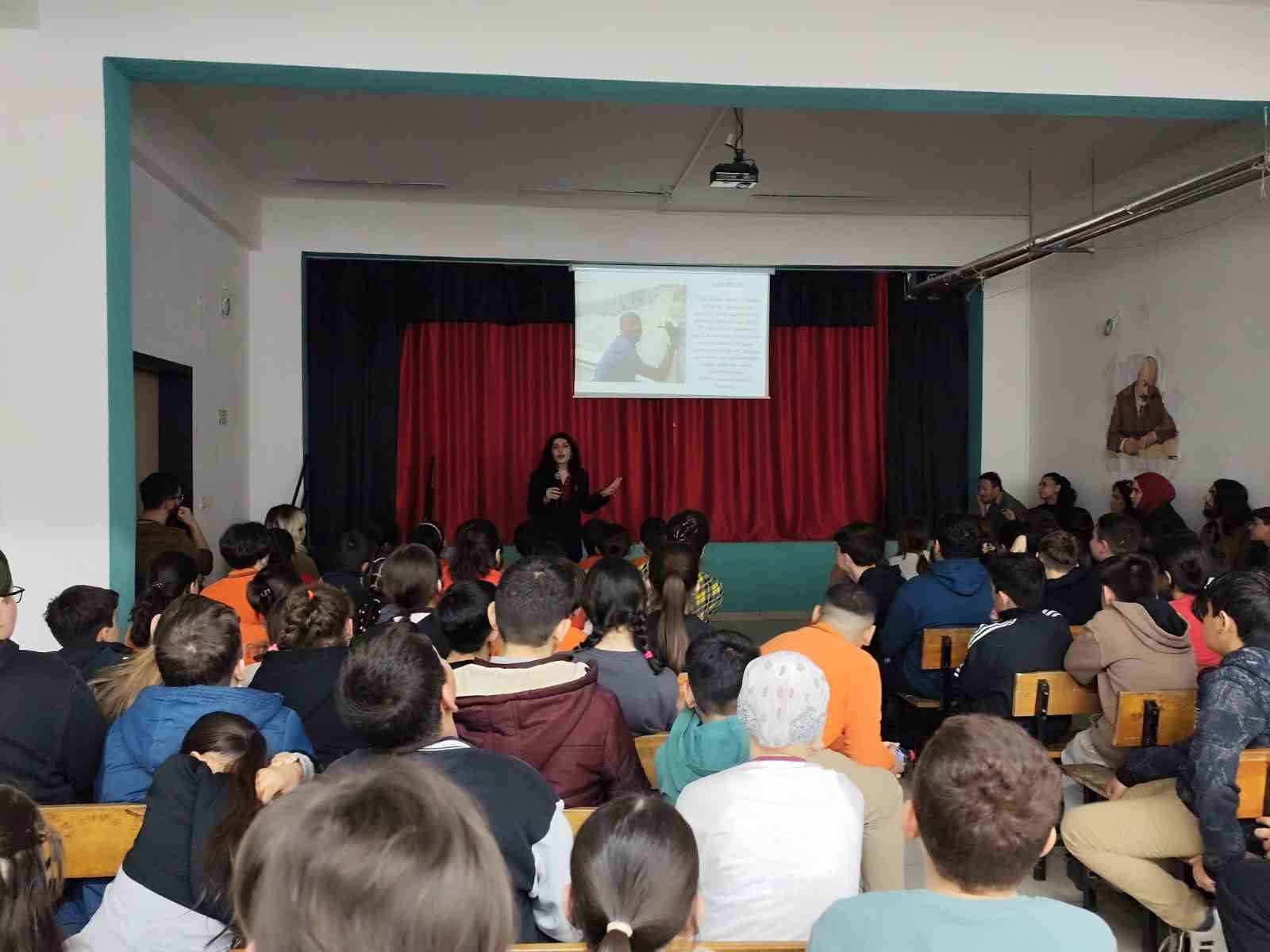 Eğitim Fakültesi’nden otizm farkındalığına katkı
