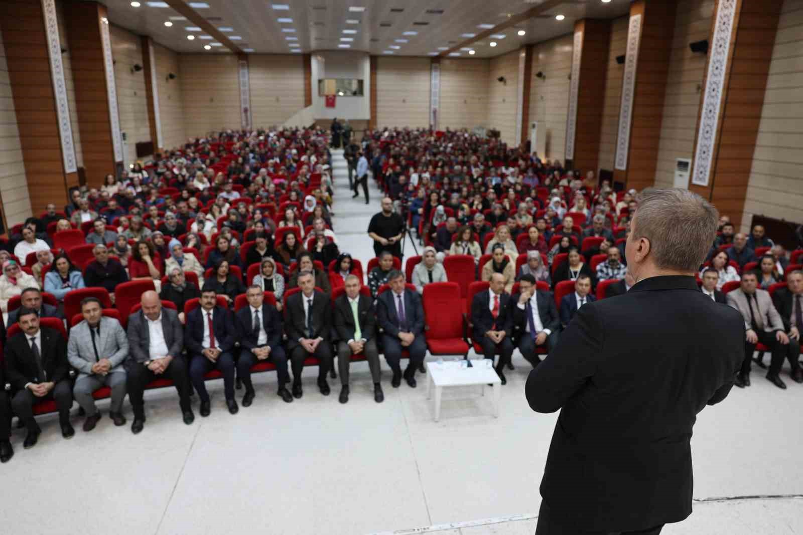 Eğitimde aile ve okul iş birliği vurgulandı
