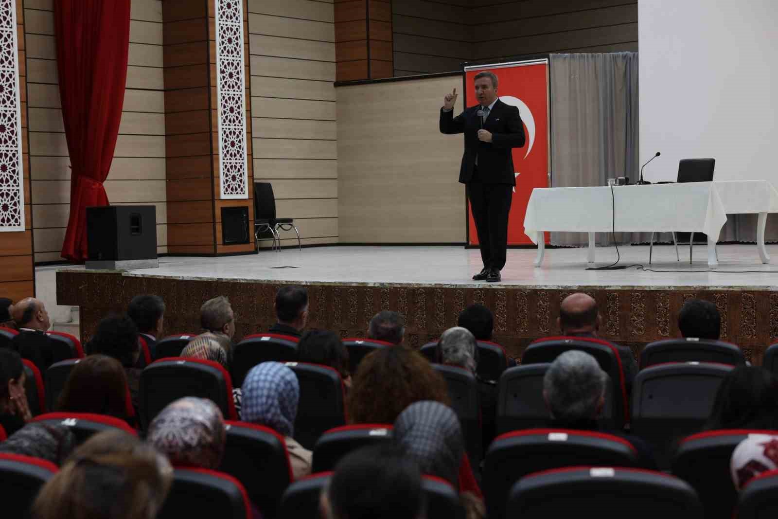 Eğitimde aile ve okul iş birliği vurgulandı
