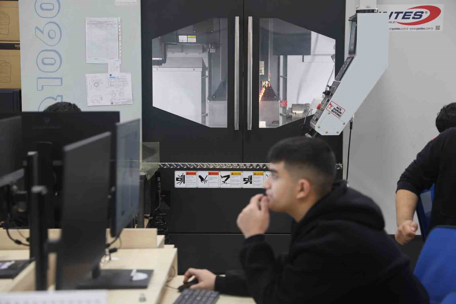 Eğitimle üretimin birleştiği okul 12 milyon ciroya ulaştı
