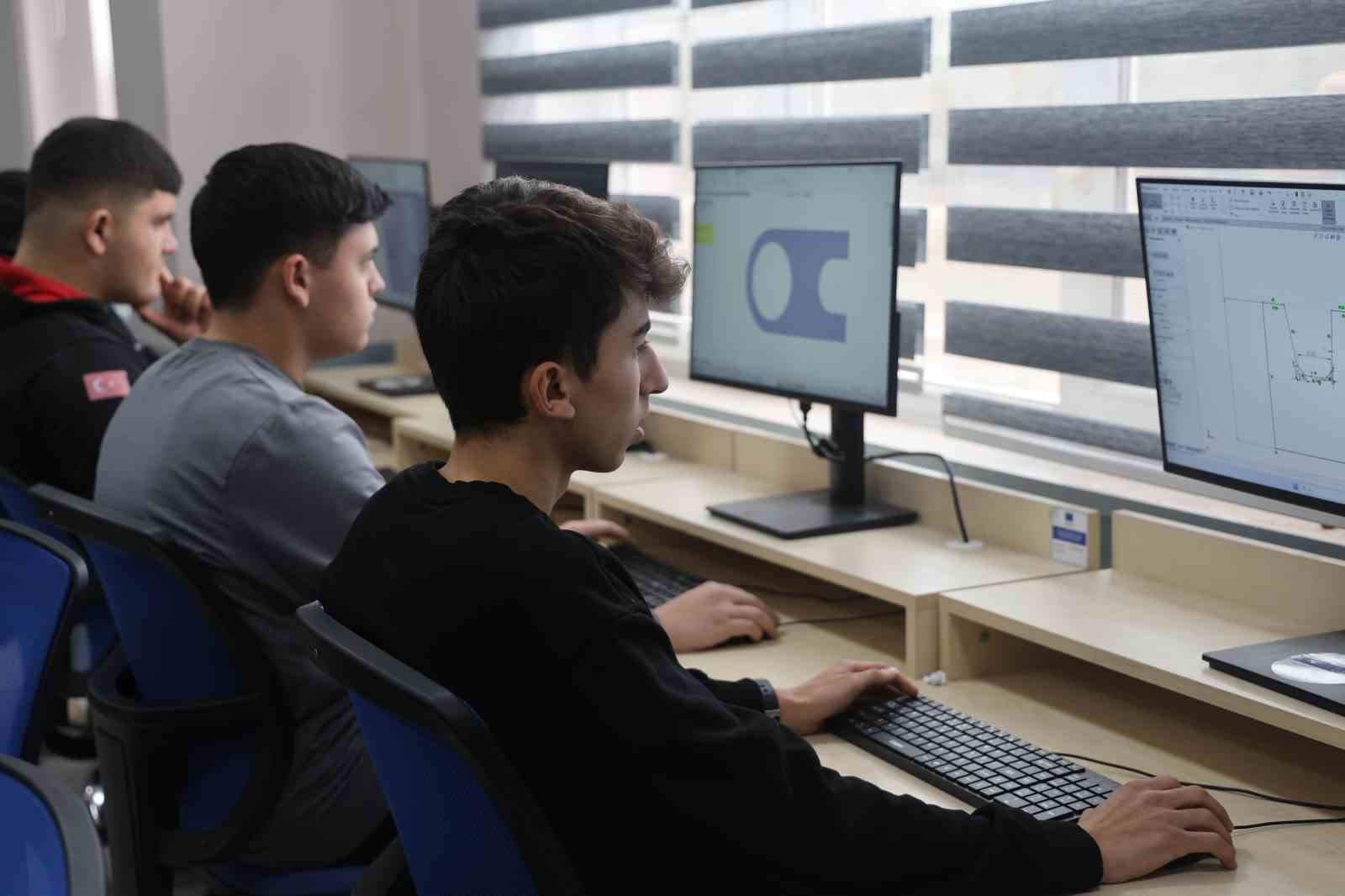 Eğitimle üretimin birleştiği okul 12 milyon ciroya ulaştı
