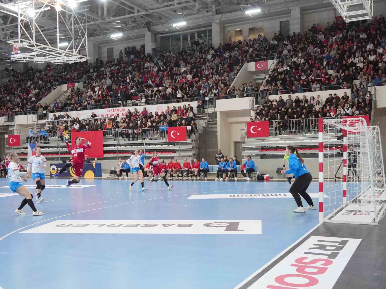 EHF EURO Cup: Türkiye: 26- Çekya: 34
EHF EURO Cup: Türkiye: 26- Çekya: 34