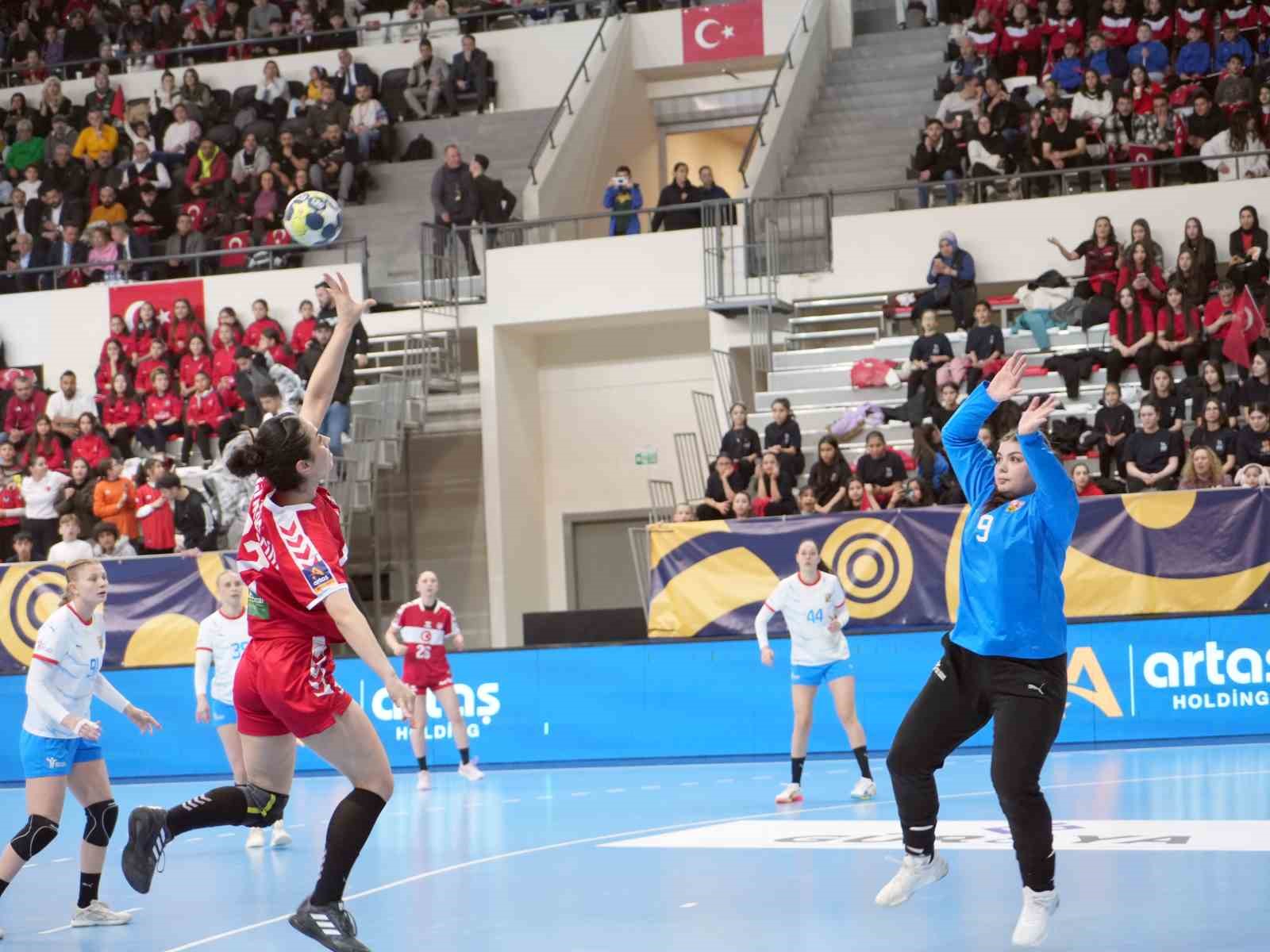 EHF EURO Cup: Türkiye: 26- Çekya: 34
EHF EURO Cup: Türkiye: 26- Çekya: 34