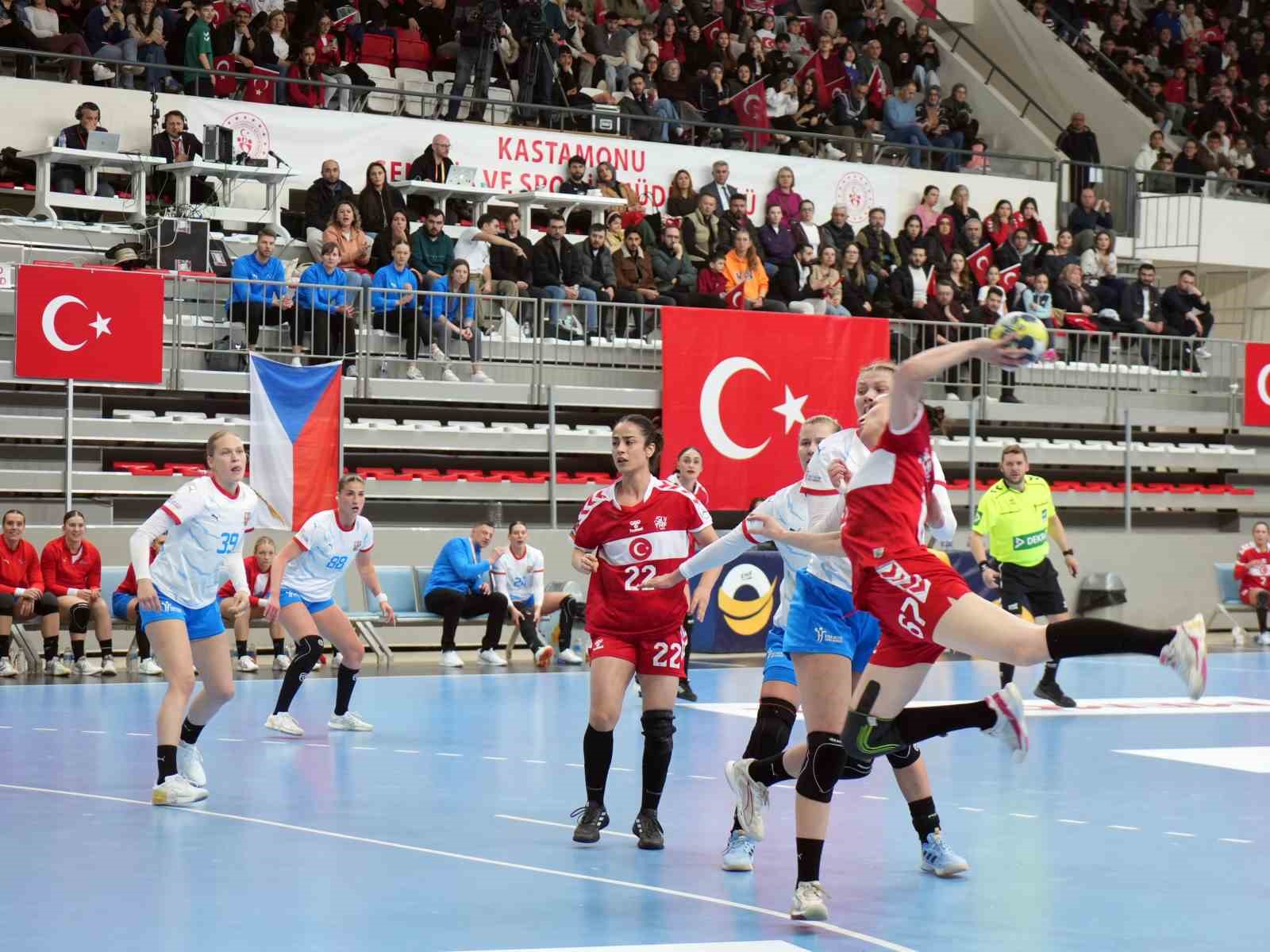 EHF EURO Cup: Türkiye: 26- Çekya: 34
EHF EURO Cup: Türkiye: 26- Çekya: 34