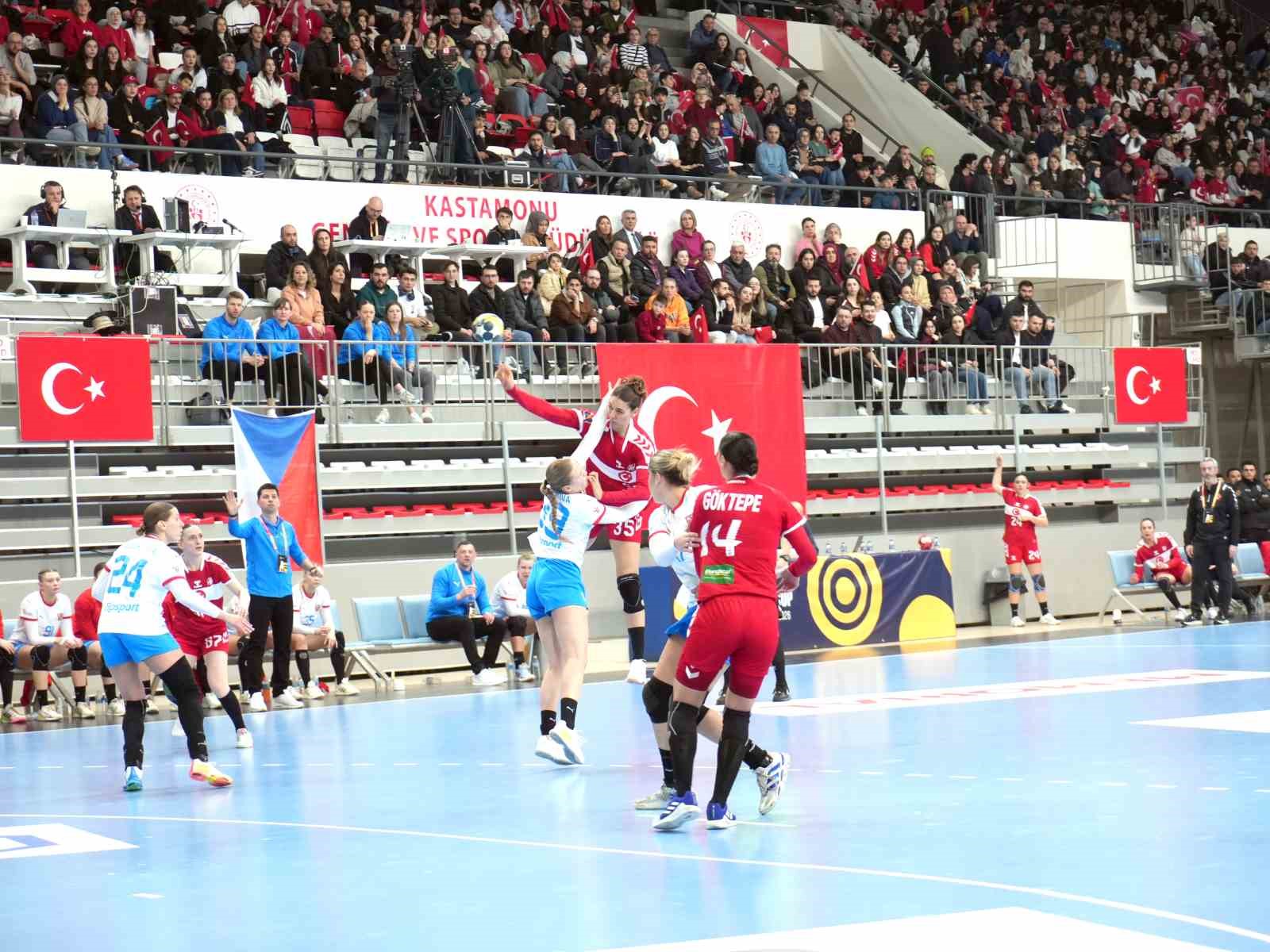 EHF EURO Cup: Türkiye: 26- Çekya: 34
EHF EURO Cup: Türkiye: 26- Çekya: 34