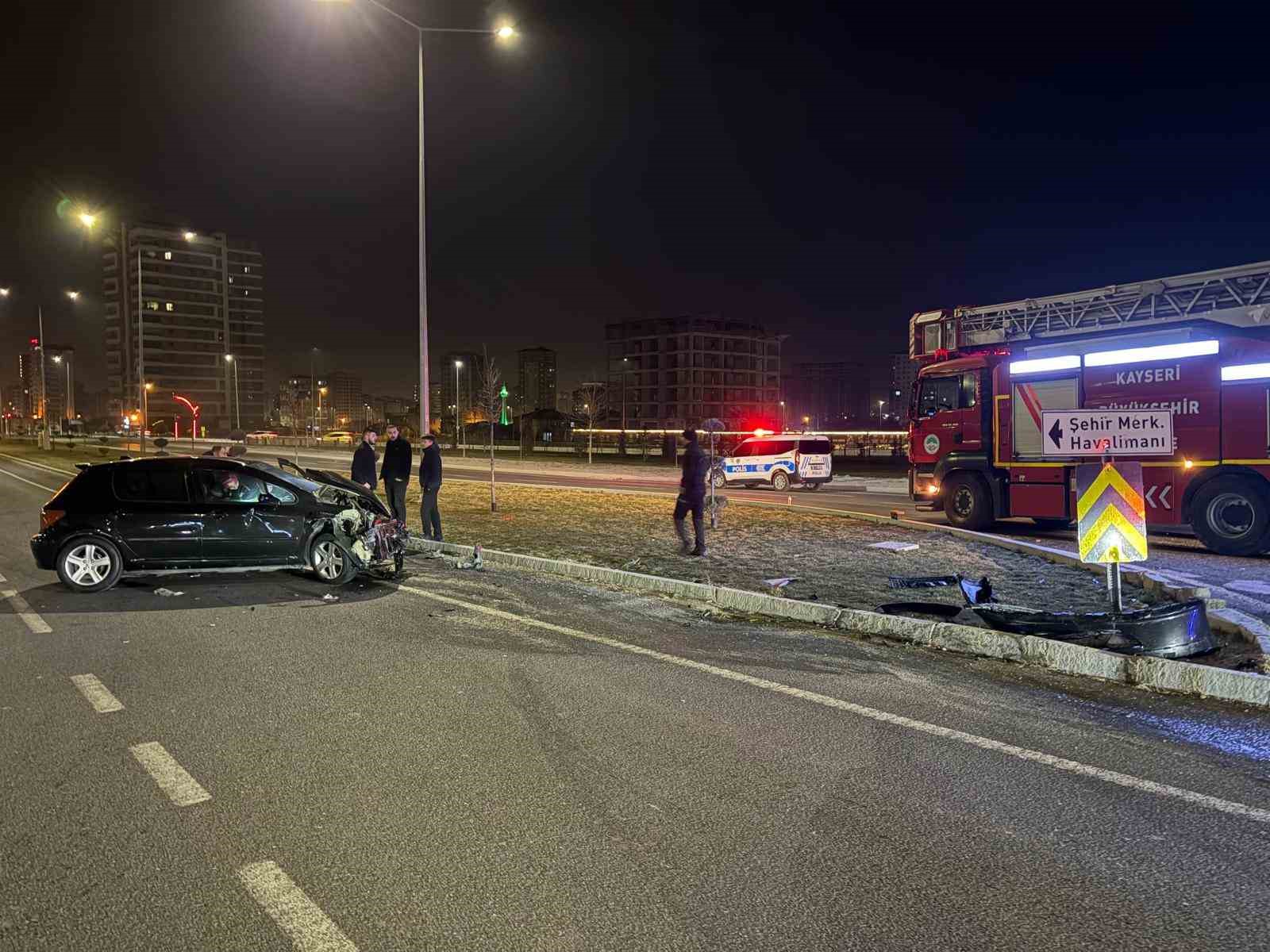 Ehliyetsiz sürücünün karıştığı kazada kamyonet takla attı: 2 yaralı
