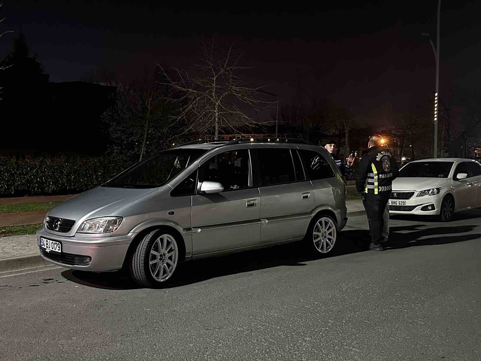 Ehliyetsiz yakalandı, 200 bin lira ceza yedi: "Benim aracım o kadar etmiyor" diyerek sitem etti
