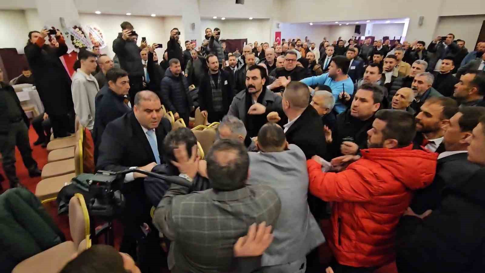 Eirne Şoförler Odası seçimlerinde gerginlik: Yumruklar konuştu
