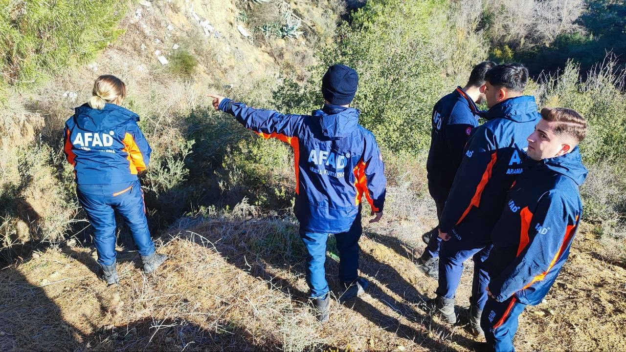Ekipler 3 gündür arıyor, çantası bulundu henüz kendisine ulaşılamadı
